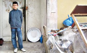 Trinaestogodišnji Vladimir Vučićević iz Čačka, koji sa bolesnom majkom živi u sobici od desetak kvadrata, uskoro će dobiti bolje uslove za život.
